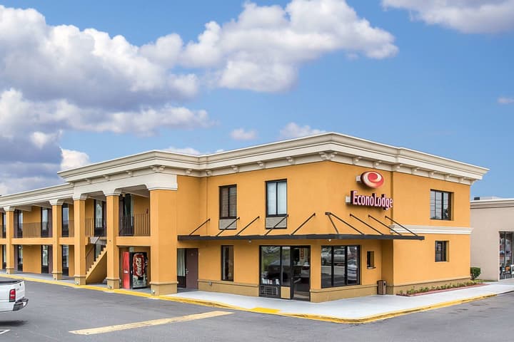 Econo Lodge Savannah Midtown