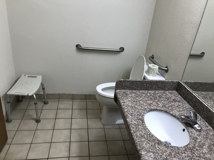 Econo Lodge Savannah Midtown