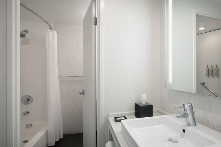 Renaissance Orlando Resort – Disney Springs® Area