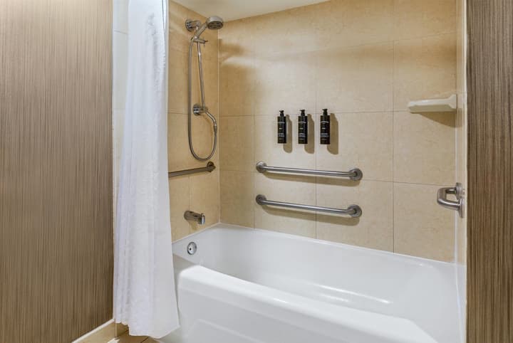 Courtland Grand Hotel, Trademark Collection by Wyndham