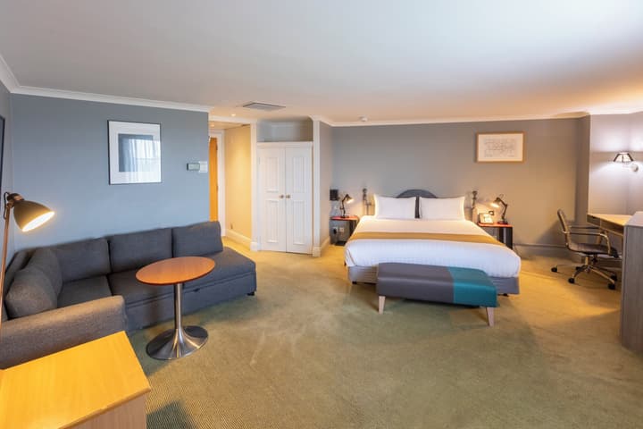 Holiday Inn London - Sutton by IHG