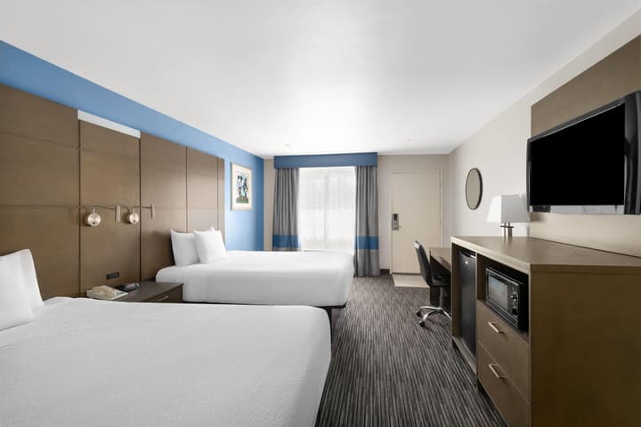 Travelodge Inn & Suites by Wyndham Anaheim on Disneyland Dr