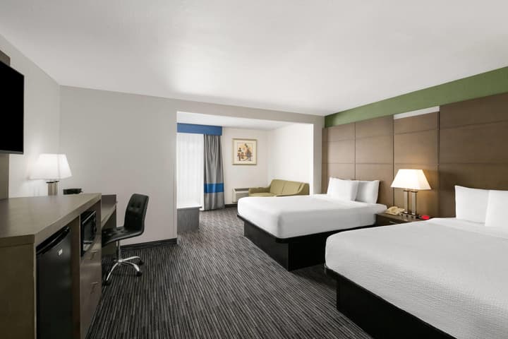 Travelodge Inn & Suites by Wyndham Anaheim on Disneyland Dr