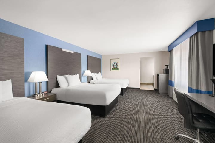 Travelodge Inn & Suites by Wyndham Anaheim on Disneyland Dr