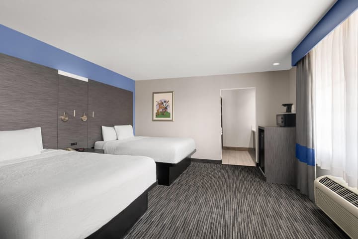 Travelodge Inn & Suites by Wyndham Anaheim on Disneyland Dr