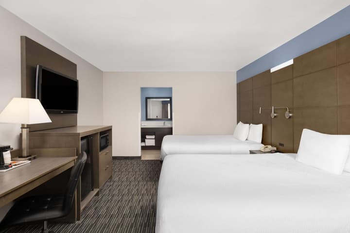 Travelodge Inn & Suites by Wyndham Anaheim on Disneyland Dr