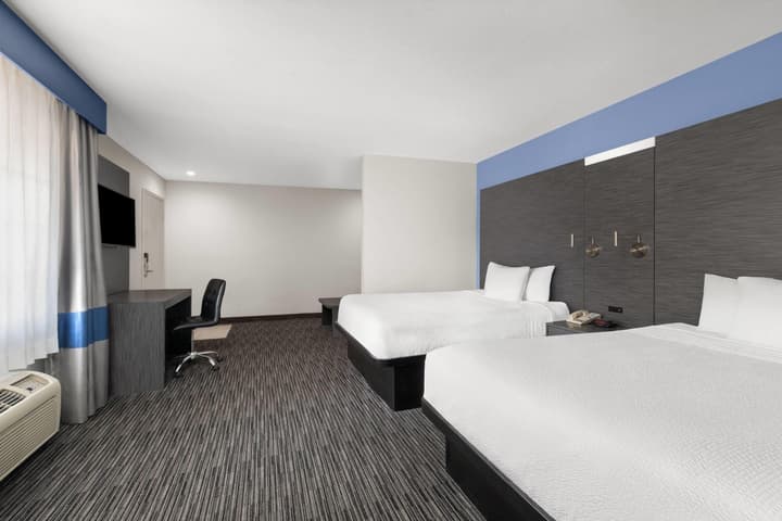 Travelodge Inn & Suites by Wyndham Anaheim on Disneyland Dr