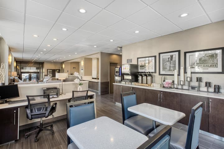 Best Western River North Hotel