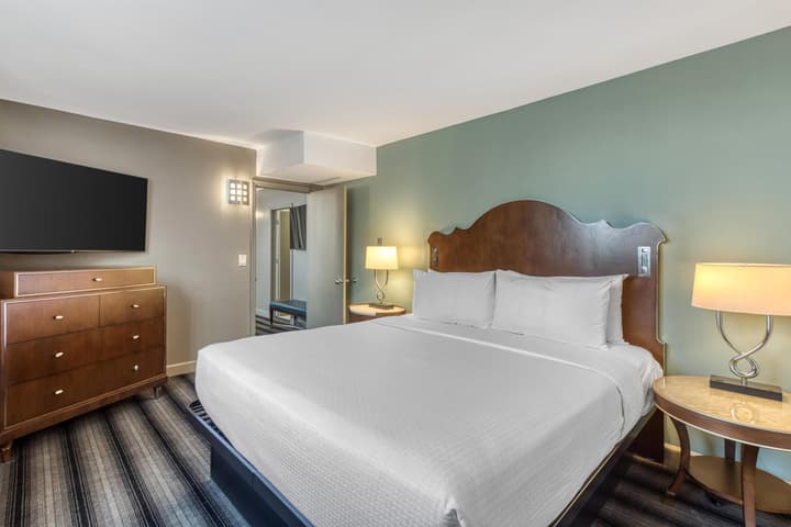 Best Western River North Hotel