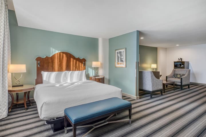 Best Western River North Hotel