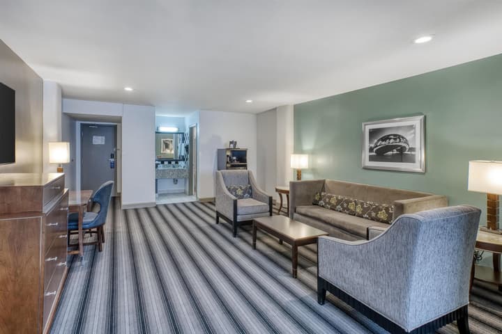 Best Western River North Hotel