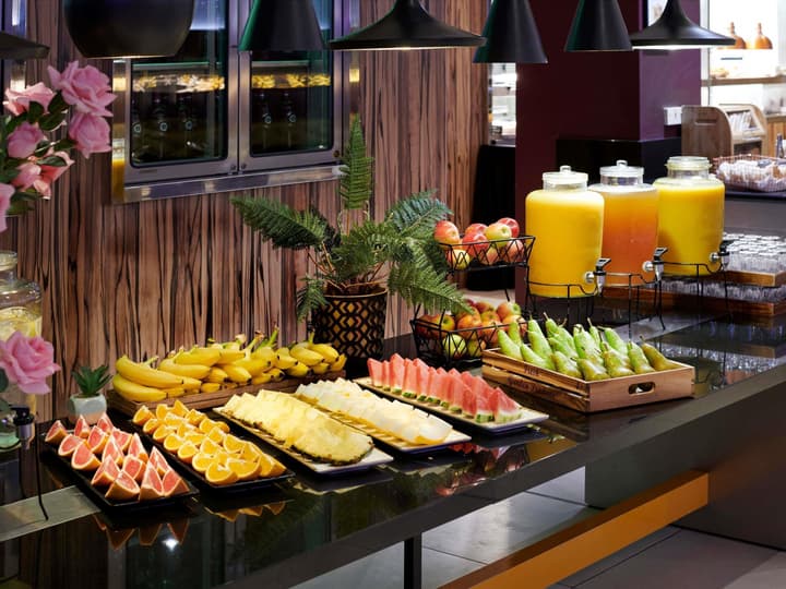 Novotel London West