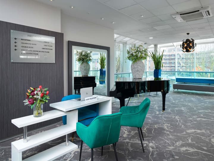 Novotel London West