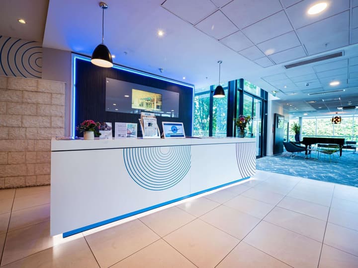 Novotel London West