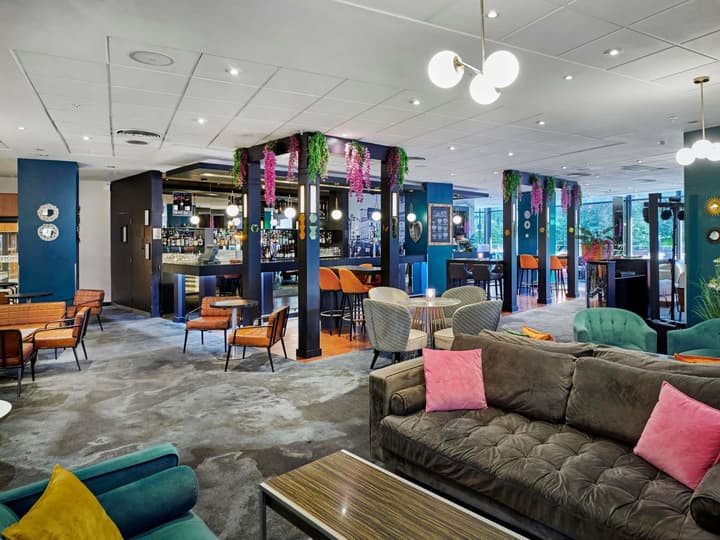 Novotel London West
