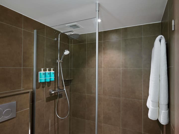 Novotel London West