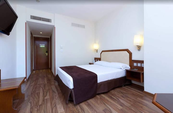Senator Barajas Hotel