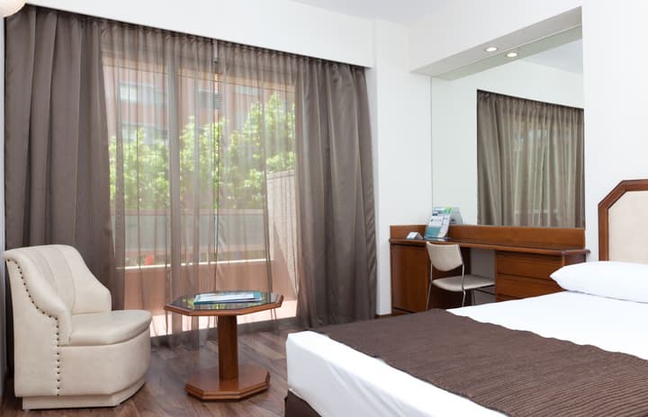 Senator Barajas Hotel
