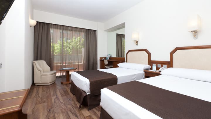 Senator Barajas Hotel