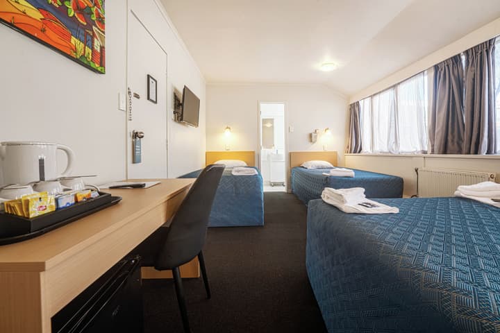 Kiwi International Hotel