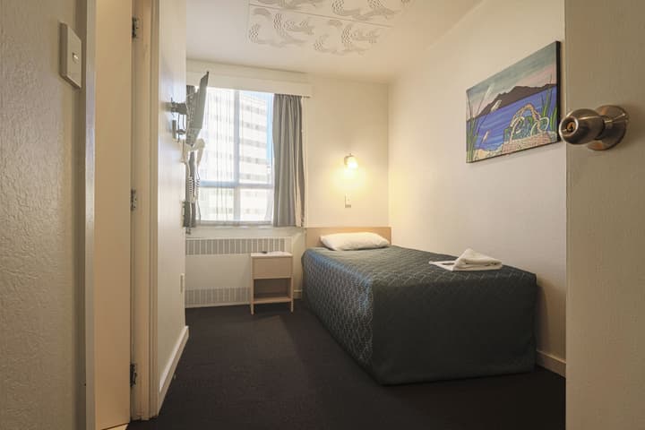 Kiwi International Hotel