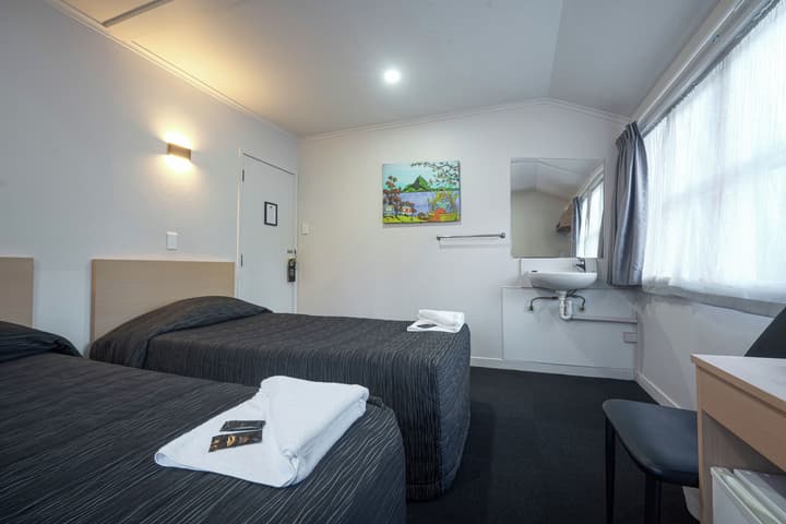 Kiwi International Hotel