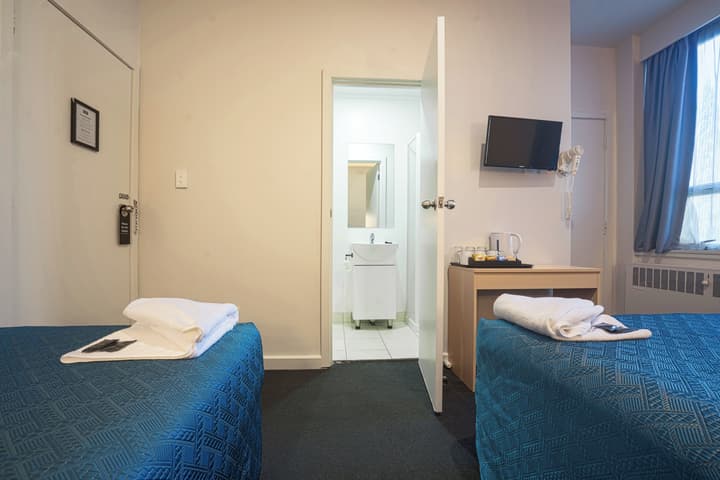 Kiwi International Hotel