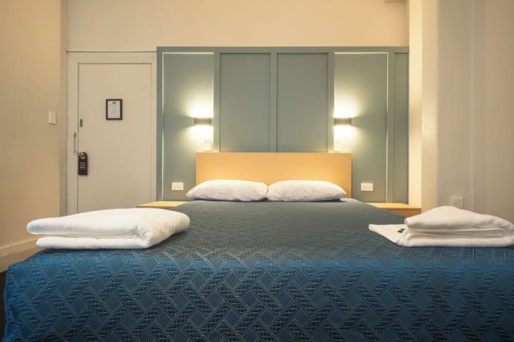 Kiwi International Hotel