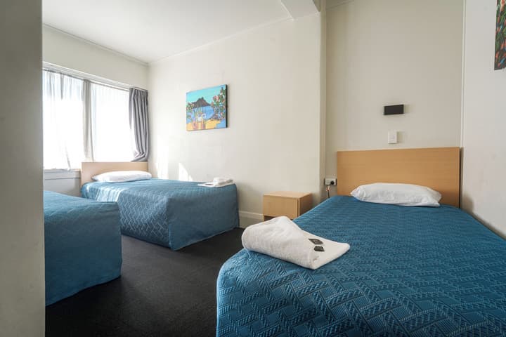 Kiwi International Hotel