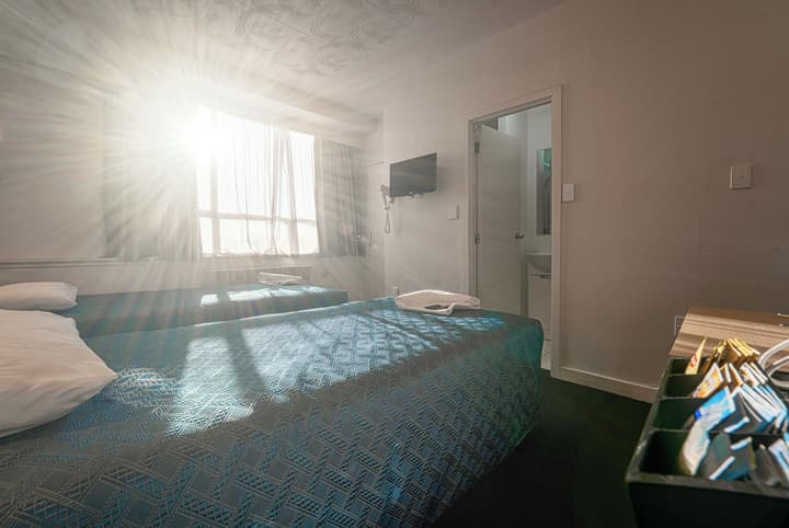 Kiwi International Hotel