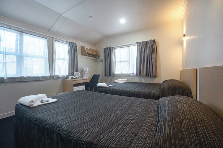 Kiwi International Hotel