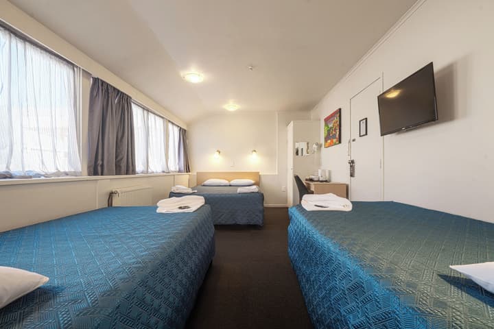 Kiwi International Hotel