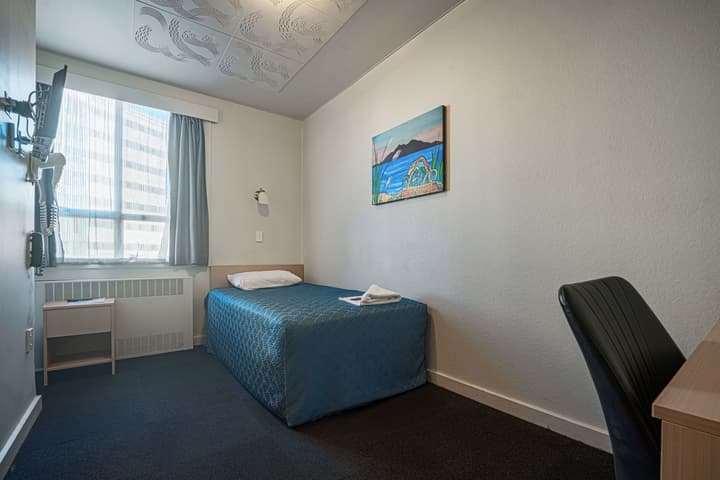Kiwi International Hotel