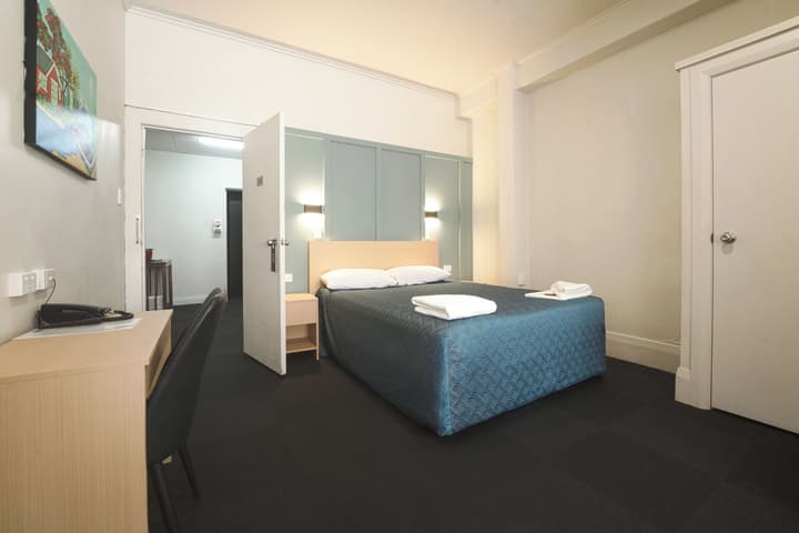 Kiwi International Hotel