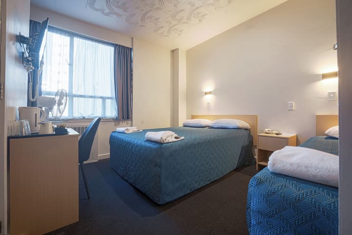 Kiwi International Hotel
