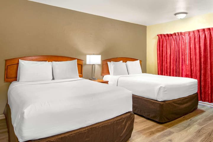 Econo Lodge  Inn & Suites Durango