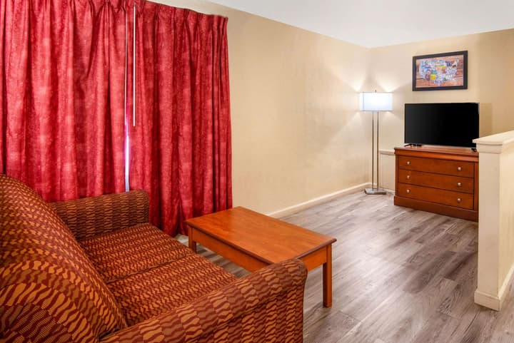 Econo Lodge  Inn & Suites Durango