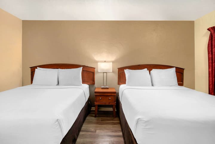 Econo Lodge  Inn & Suites Durango