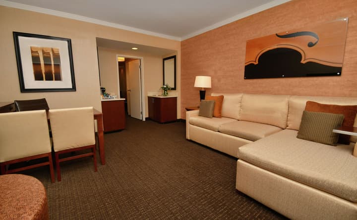Embassy Suites by Hilton Austin Downtown South Congress