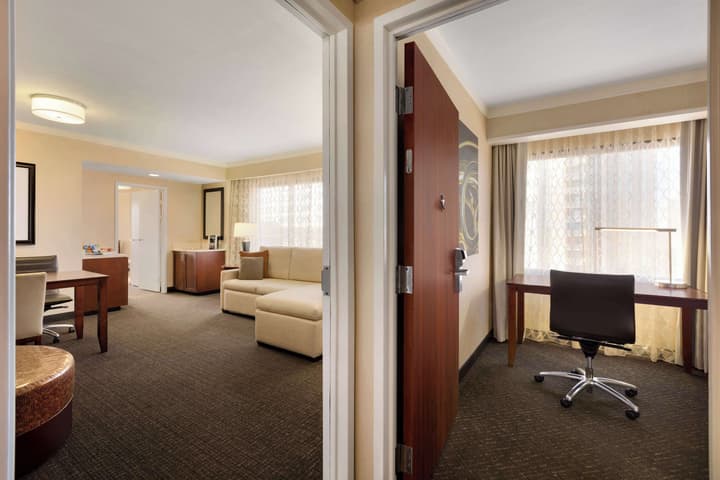 Embassy Suites by Hilton Austin Downtown South Congress