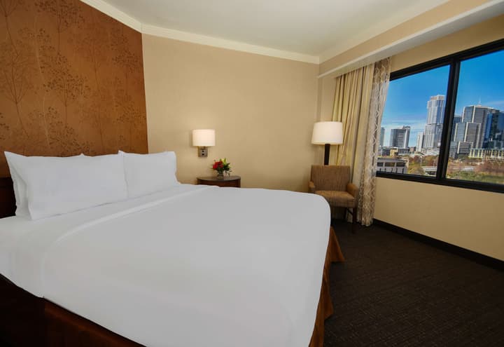 Embassy Suites by Hilton Austin Downtown South Congress