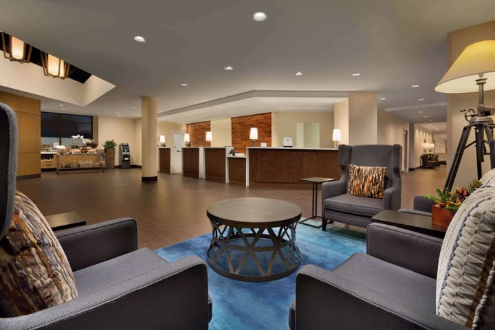 Embassy Suites by Hilton Austin Downtown South Congress