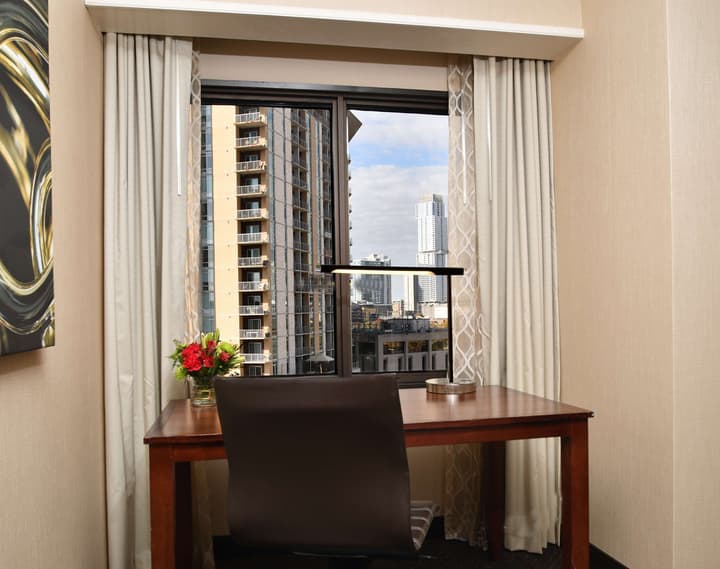 Embassy Suites by Hilton Austin Downtown South Congress