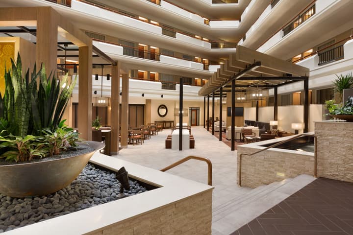 Embassy Suites by Hilton Austin Downtown South Congress