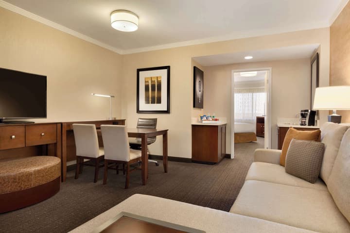 Embassy Suites by Hilton Austin Downtown South Congress