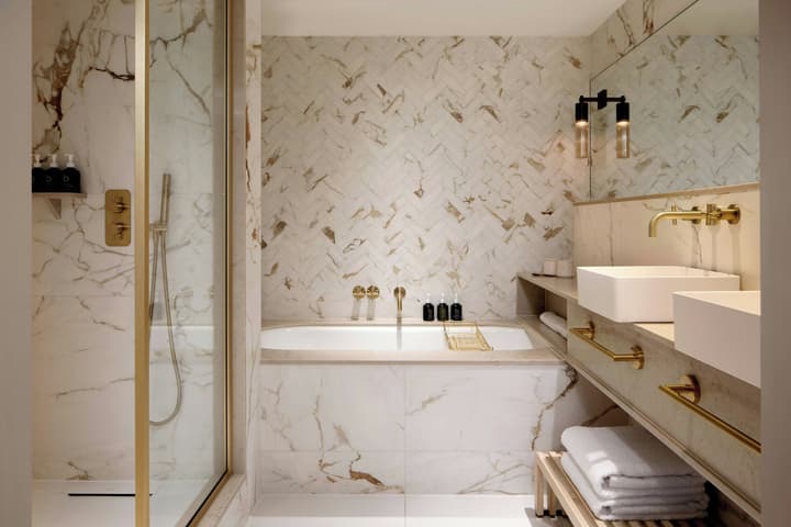 Montcalm Mayfair, Autograph Collection
