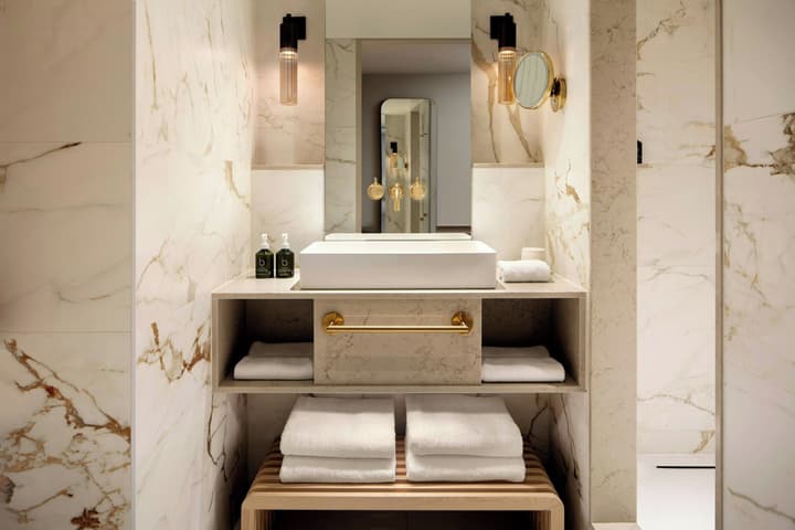 Montcalm Mayfair, Autograph Collection