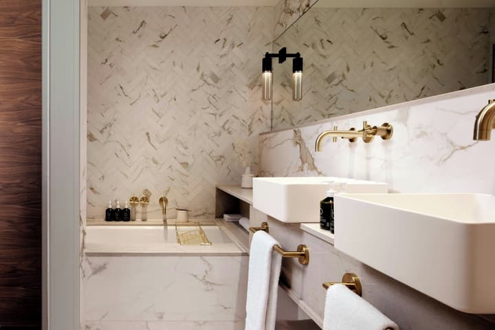 Montcalm Mayfair, Autograph Collection