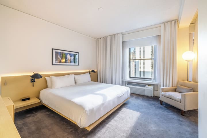 The Chicago Hotel Collection Ambassador Gold Coast