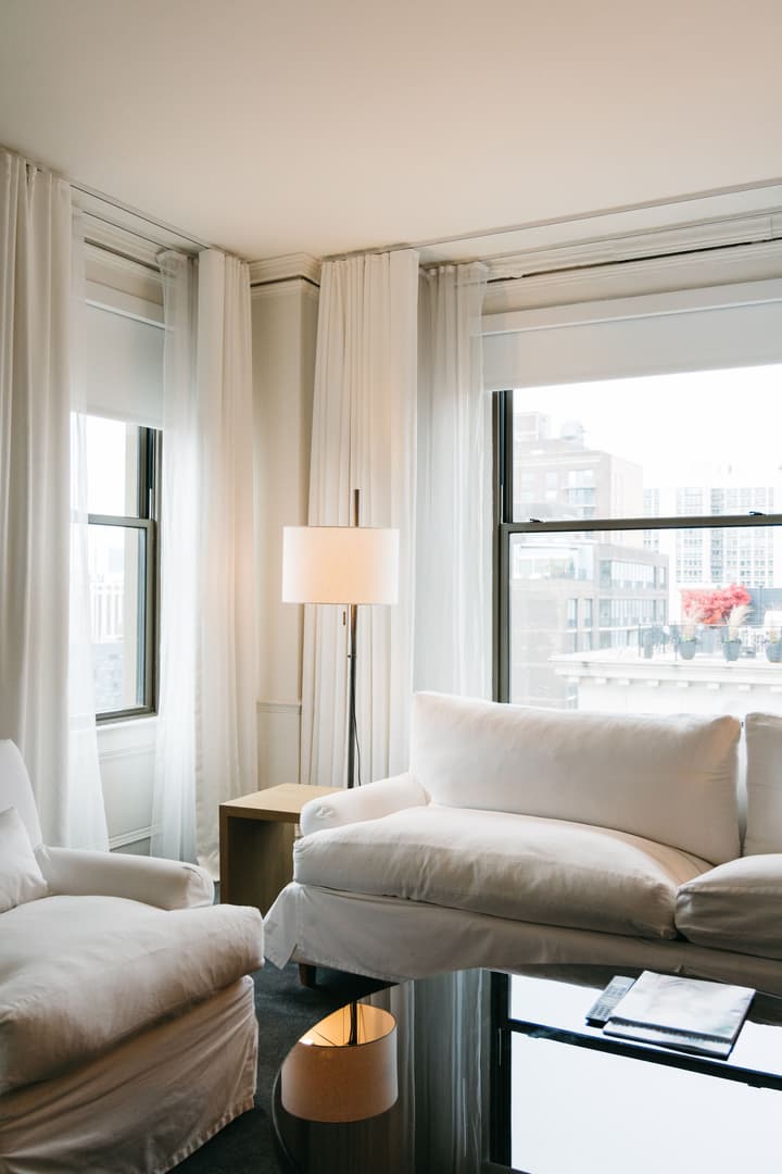 The Chicago Hotel Collection Ambassador Gold Coast